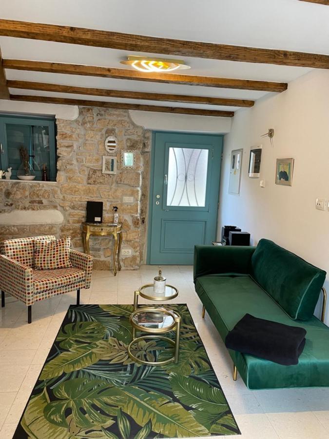 Bezauberndes Steinhaus Mit Garten In Der Altstadt Von Rovinj Exteriér fotografie