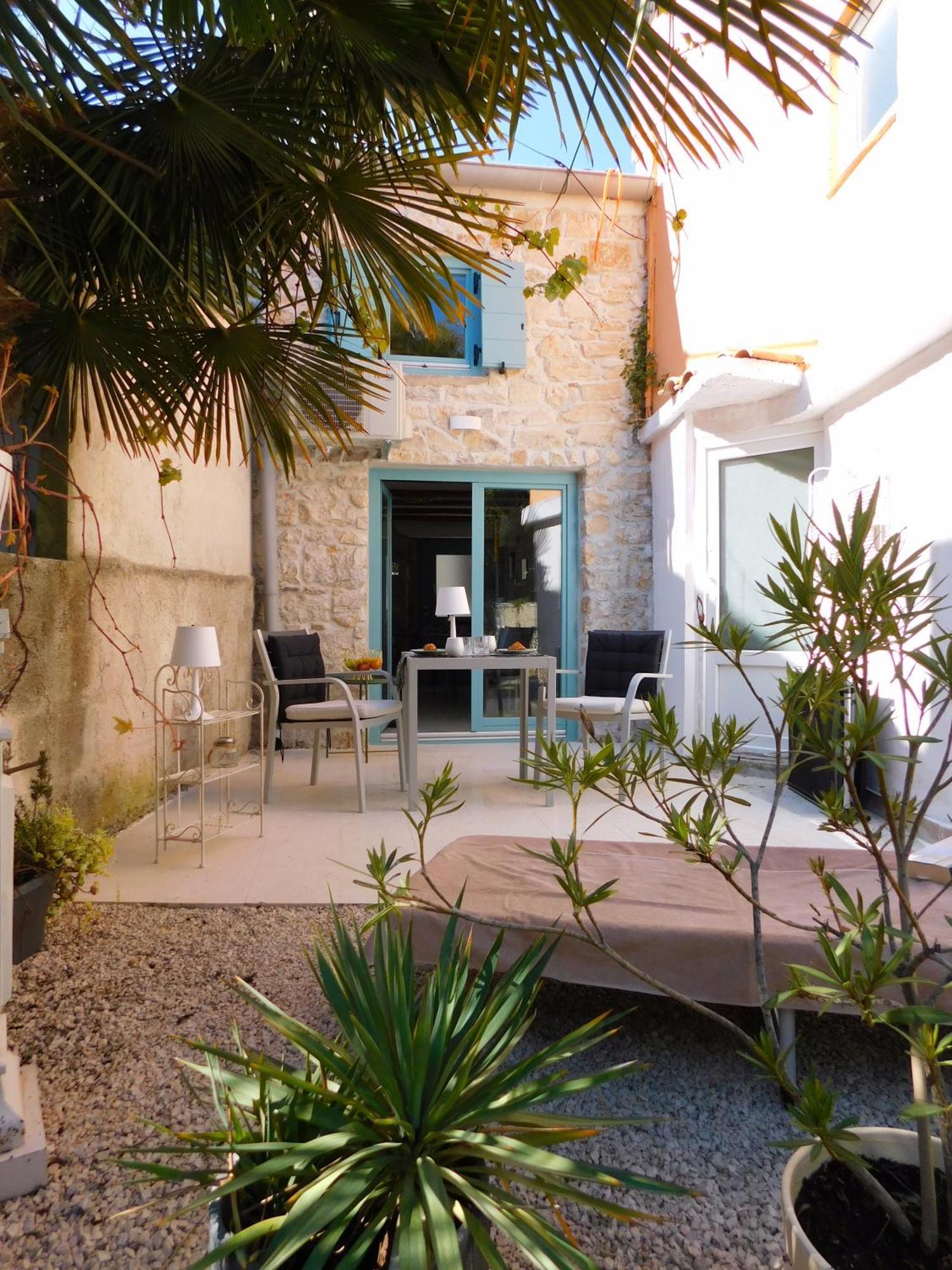 Bezauberndes Steinhaus Mit Garten In Der Altstadt Von Rovinj Exteriér fotografie