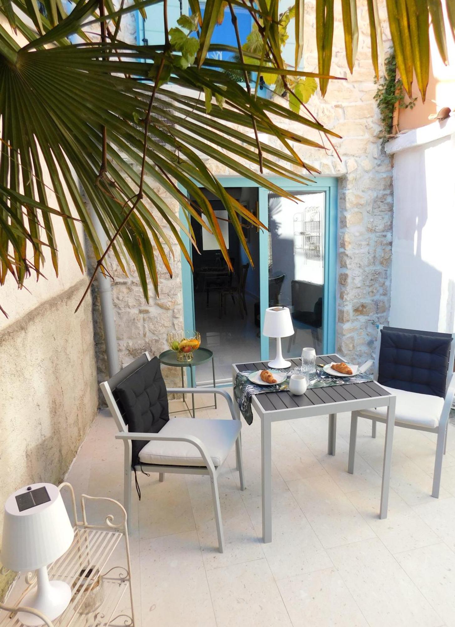 Bezauberndes Steinhaus Mit Garten In Der Altstadt Von Rovinj Exteriér fotografie