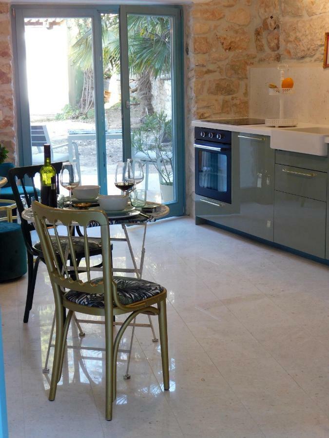Bezauberndes Steinhaus Mit Garten In Der Altstadt Von Rovinj Exteriér fotografie