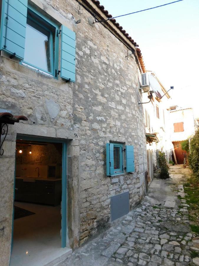 Bezauberndes Steinhaus Mit Garten In Der Altstadt Von Rovinj Exteriér fotografie
